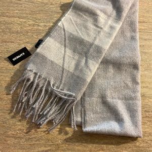 NWT Express scarf